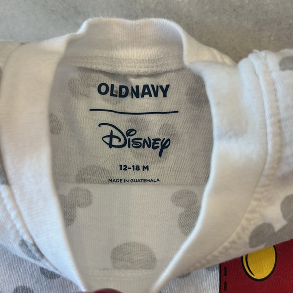 Old Navy Toddler Boy or Girl Unisex Disney© Mickey Mouse Short-Sleeve - Picture 4 of 6
